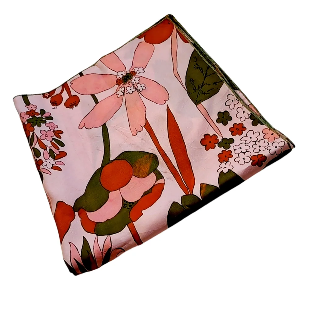 Chic Floral Scarf in Pink and Green